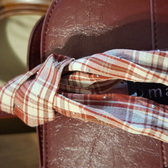 Burgundy Handbag - Picture 8 of 16